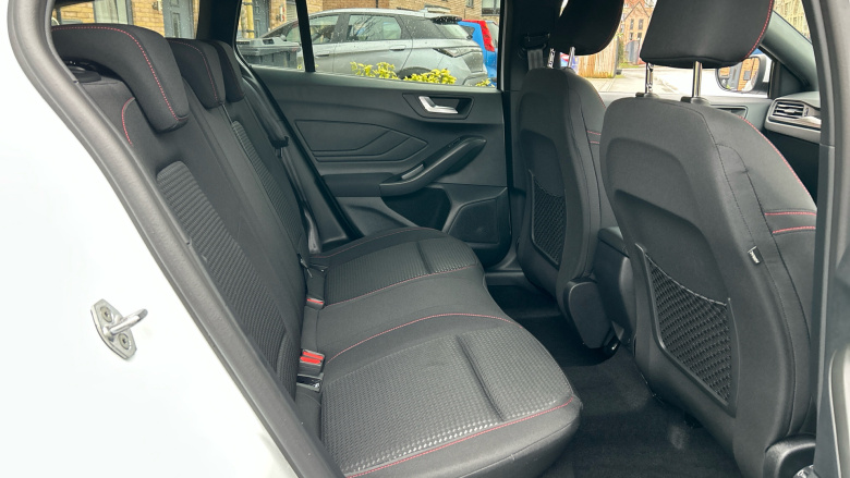 Ford Focus 1.0 EcoBoost Hybrid mHEV 155 ST-Line 5dr Auto Petrol Estate